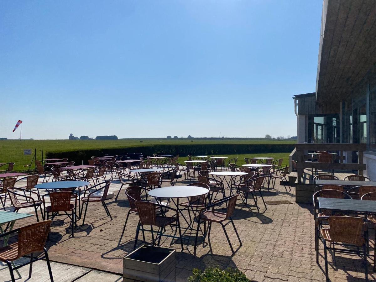 Logis Hotel & Restaurant De L'Aerodrome De La Baie De Somme Buigny-Saint-Maclou Exterior photo