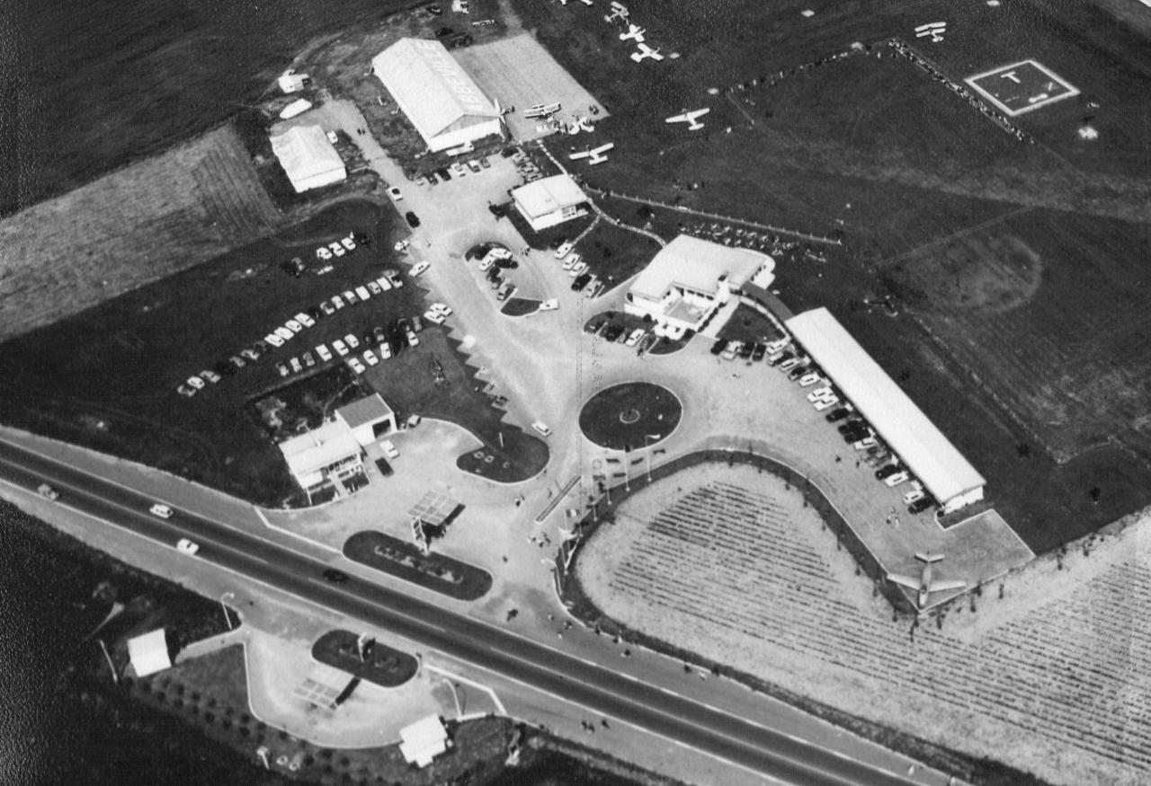 Logis Hotel & Restaurant De L'Aerodrome De La Baie De Somme Buigny-Saint-Maclou Exterior photo