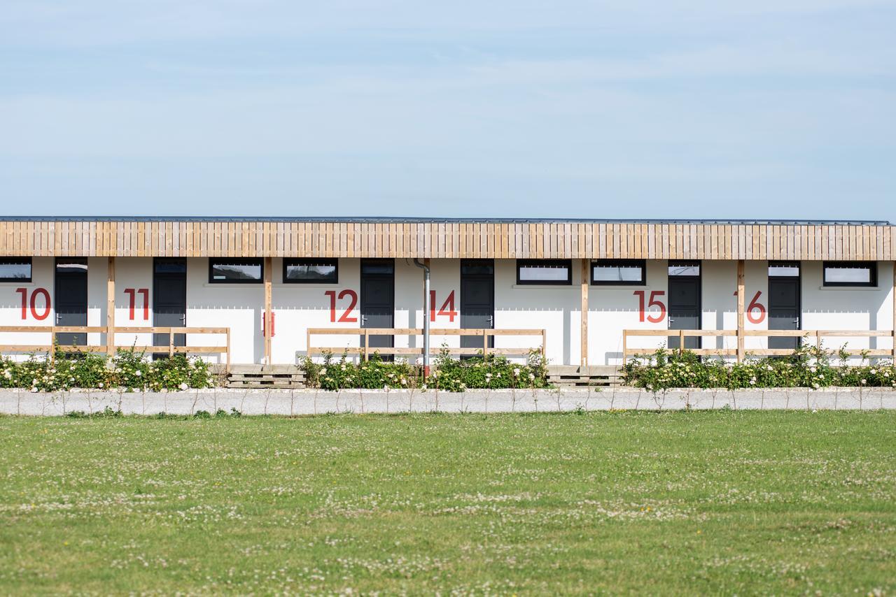Logis Hotel & Restaurant De L'Aerodrome De La Baie De Somme Buigny-Saint-Maclou Exterior photo